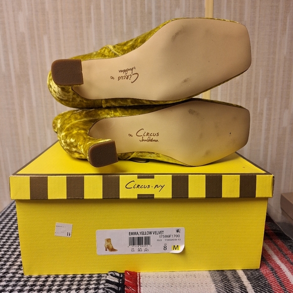 NWOT Circus.NY Ankle Boot - Yellow, Size 8 - Picture 6 of 6